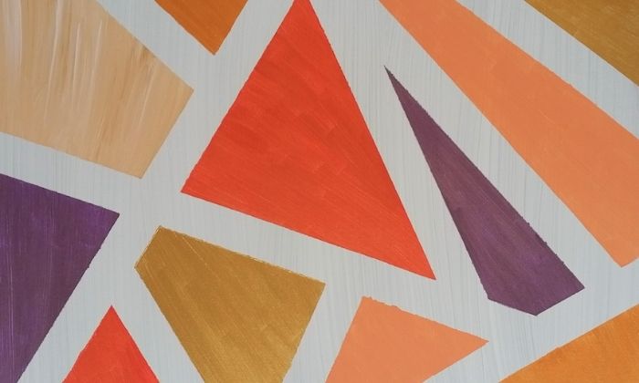Mische Farben und probiere aus, was mit Acrylfarbe möglich ist.